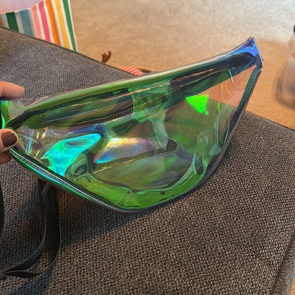See thru Fanny pack! Great shape good for sporting events - Picture 4 of 4
